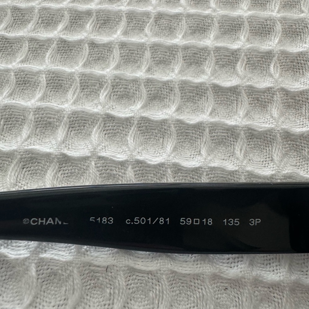 CHANEL Black Oversized Sunglasses - Picture 4 of 9